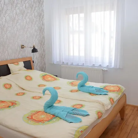 Alexandra Apartment