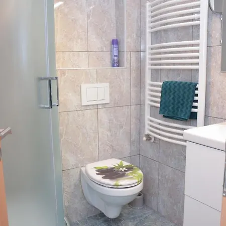 Alexandra * Sarvar